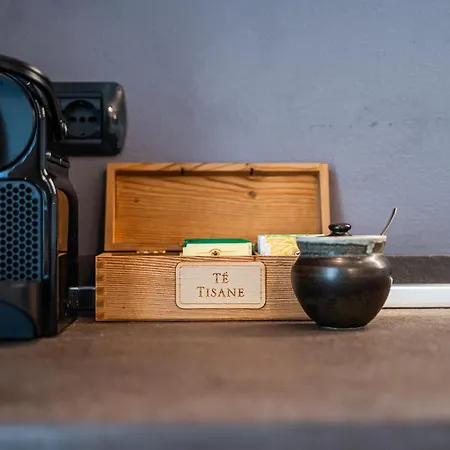 Bologna, Vicino Al Centro E Ospedale Sant'orsola, Parcheggio Privato - Corde & Colori Appartement *