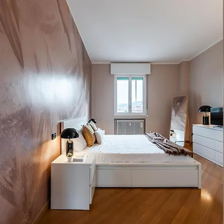 Bologna, Vicino Al Centro E Ospedale Sant'orsola, Parcheggio Privato - Corde & Colori Bologna