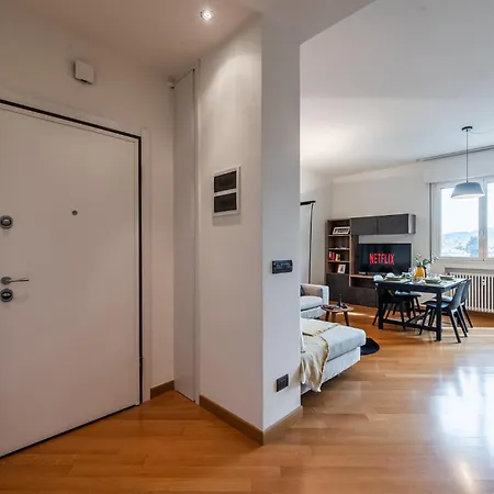 Bologna, Vicino Al Centro E Ospedale Sant'orsola, Parcheggio Privato - Corde & Colori *