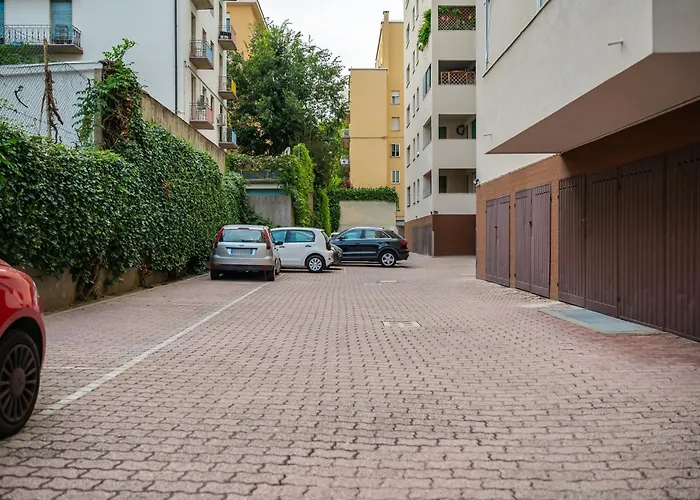 Bologna, Vicino Al Centro E Ospedale Sant'orsola, Parcheggio Privato - Corde & Colori بولونيا