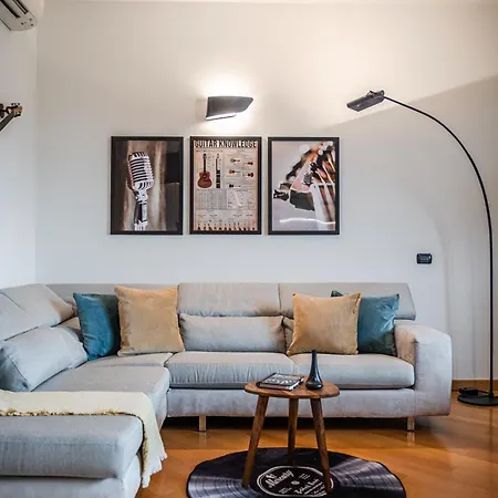 Bologna, Vicino Al Centro E Ospedale Sant'orsola, Parcheggio Privato - Corde&colori Bologna