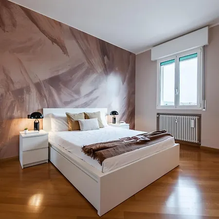 Bologna, Vicino Al Centro E Ospedale Sant'orsola, Parcheggio Privato - Corde&colori Appartamento